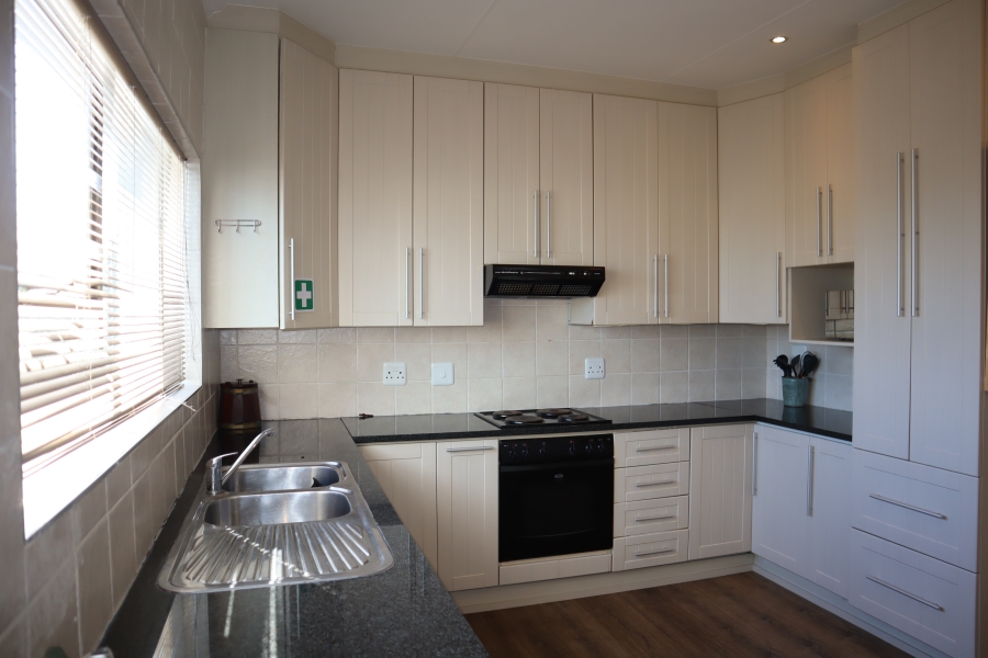 5 Bedroom Property for Sale in Paradise Beach Eastern Cape